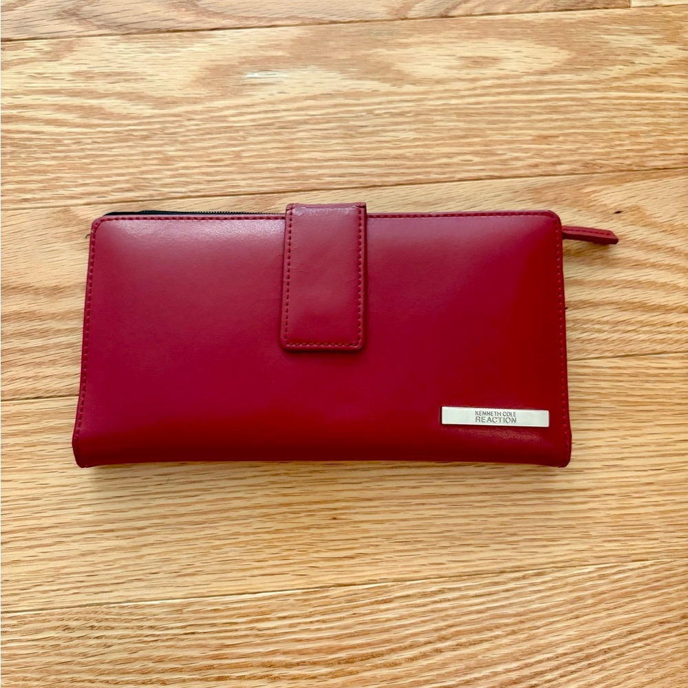 GUC Beautiful Kenneth Cole Reaction Red Leather Wallet